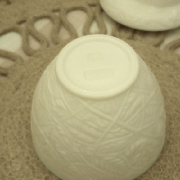 Vintage Bird on Nest - Picture 4 of 4